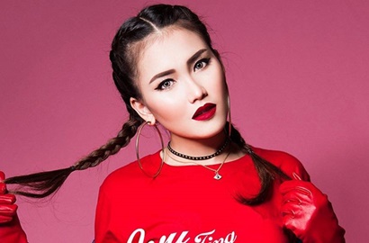 Gaya Ala K-Pop Ayu Ting Ting Dinilai Gagal Total, Malah Mirip Orang Sakit Meriang?