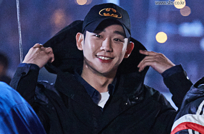 Jung Hae In Pamer Masuk Penjara di BTS 'While You Were Sleeping', Netter: Spoiler?