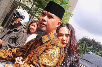 Temani Ahmad Dhani, Mulan Jameela Dibilang Sok Imut Gara-Gara Gaun 'Tinkerbell'