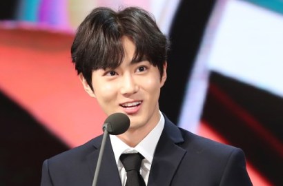 Suho EXO Tanyai Teman Prianya Apakah Suka Cowok, Naksir?