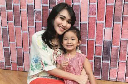Putri Ayu Ting Ting Duduk Ngangkang, Netter Salfok Bahas Kursi Mobil Masih Plastikan