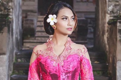 Disebut Tak Berperilaku Baik oleh Ibunda Didi Mahardika, Vanessa Angel Cuek