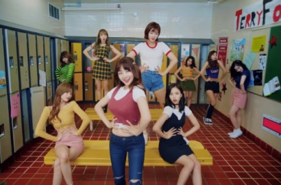 Twice Diduga Beri Petunjuk Lagu Baru di MV 'Likey', Bakal Rilis Repackage?