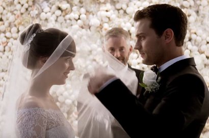 Sudah Suami-Istri, Jamie Dornan Bikin Dakota Johnson Cemburu Berat di 'Fifty Shades Freed'