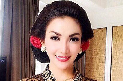 Hadiri Malam Midodareni Kahiyang Ayu, Roro Fitria Dipuji Secantik Puteri Indonesia