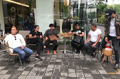 Keren Mirip Boyband, Intip Gaya Tukul Arwana dan Sule cs di Nikahan Kahiyang Ayu