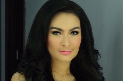 Malas Hadiri Undangan Presiden Jokowi Karena Ini, Iis Dahlia Dibully Sombong