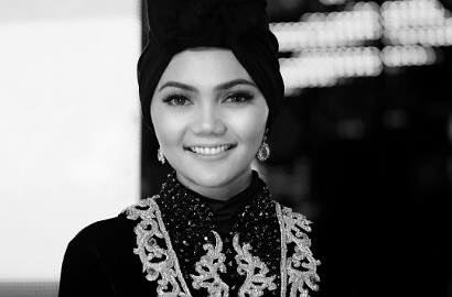 Rina Nose Akui Takut Dibully dan Merasa Diadili, Kembali Minta Maaf Karena Lepas Hijab