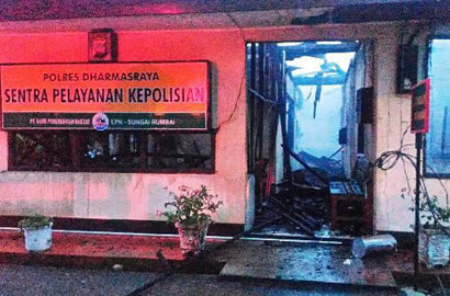 Mapolres Dharmasraya Sumatera Barat Dibakar, Pelaku Diduga Teroris
