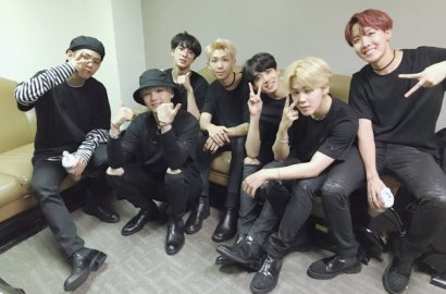 Kompak Tampil Chic, BTS Super Kece di Bandara Menuju Amerika