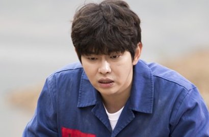 Jadi Tahanan Penjara, Begini Gaya Sengak Yoon Kyun Sang di 'Doubtful Victory'