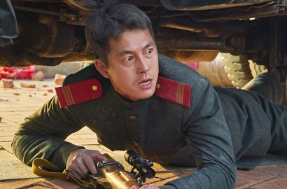 Perang Akhirnya Pecah, Jung Woo Sung Berkhianat di Trailer 'Steel Rain'?