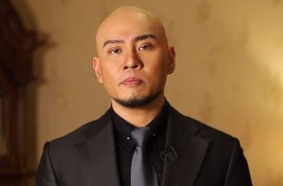 Ogah Komentari Rina Nose Lepas Hijab, Deddy Corbuzier: Tonton Aja Videonya