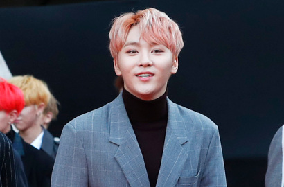 Lensa Kontak Copot Saat Sesi Foto Red Carpet AAA, Seungkwan Seventeen Bikin Netter Ngakak
