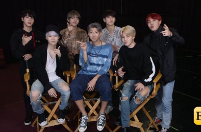 Jalani Wawancara dengan Media Amerika, BTS Bahas Cinta Hingga Pacaran