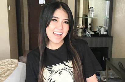 Tampil Anggun Saat Berhijab, Via Vallen Dipuji Cantik Bak Bidadari Surga