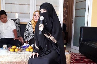 Umi Pipik Batal Isi Tausiah, 'Didepak' Gara-Gara Nikahi Sunu Diam-Diam?
