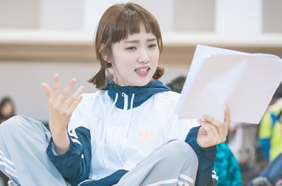 Lee Sung Kyung Unggah Foto Rayakan 1 Tahun 'Weighlifting Fairy', Ada Nam Joo Hyuk?
