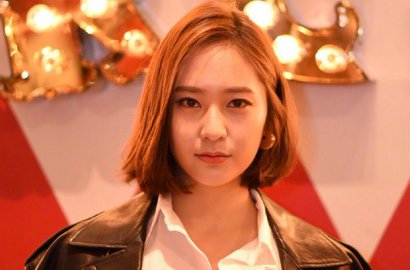 Cantik dan Fresh, Krystal Malah Pasang Wajah Sedih di 'Wise Prison Life'