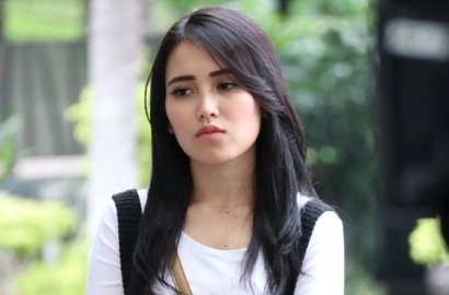 Jarang Disorot, Ayu Ting Ting Siap Umrahkan 10 Orang ke Tanah Suci