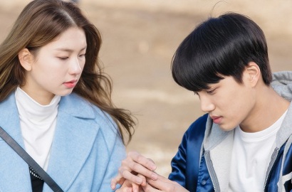 Kompak Pakai Masker, Kai dan Kim Jin Kyung cs Serius Demo di 'Andante'