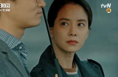Canggung dan Malu, Song Ji Hyo Akan Ciuman di Teaser Drama Spesial tvN?