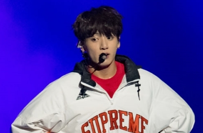 Kepergok Asyik Makan Camilan di AMA 2017, Jungkook BTS Bikin Fans Gemas