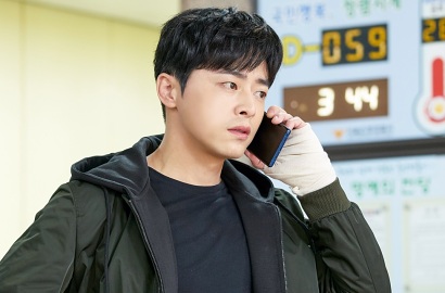 Pemotretan 'Two Cops', Begini Gaya Sengak Kece Jong Jung Suk Jadi Polisi