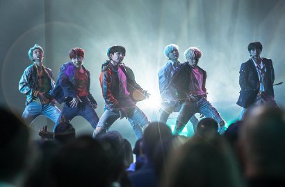 Sukses Guncang Panggung AMA 2017, Netter Heboh Bahas Urutan Tampil BTS