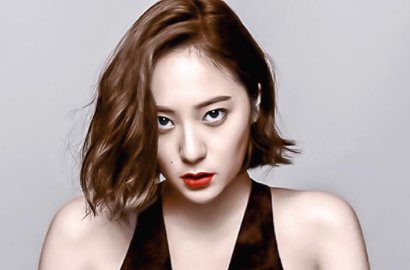 BTS Pemotretan 'Wise Prison Life' Dirilis, Cantiknya Krystal Bikin Silau