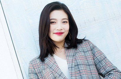 Buka-Bukaan Pakai Dress Pelangi, Joy Red Velvet Dijamin Bikin Nggak Bisa Ngedip