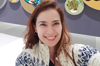 Unggah Foto Pakai Mukena, Cantiknya Catherine Wilson Bikin Adem