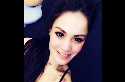 Heboh Foto Jennifer Dunn Pamer Buku Nikah, Inikah Sosok Ayah Sang Putri?