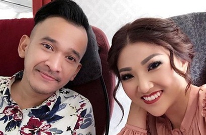 Romantis Banget, Reaksi Ruben Onsu Saat Sarwendah Menang Penghargaan Ini Bikin Baper
