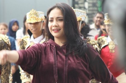Nagita Slavina Foto Anggun Bagai Bidadari, Bibir Seksi Stylist Bikin Netizen Gagal Fokus