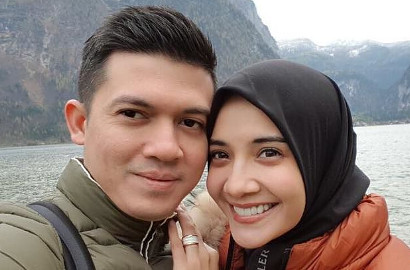 Telaten Rawat Zaskia Sungkar Pasca Operasi, Wajah Lelah Irwansyah Bikin Terharu