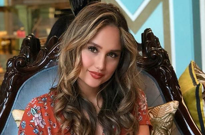 Usilnya Netter Kaitkan Foto Cantik Cinta Laura Ini dengan Tren #SaveTiangListrik
