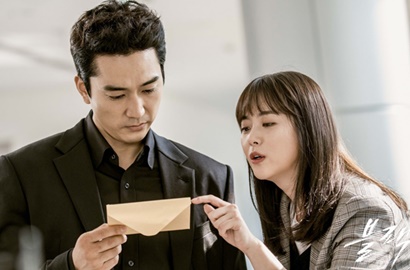 Syuting Dicium Go Ara di 'Black', Lucunya Song Seung Heon Malah Ketawa
