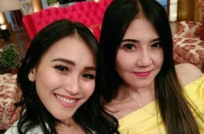 Ibu Ayu Ting Ting dan Via Vallen Dibandingkan, Umi Khalsum Dijuluki 'Toko Emas Berjalan'