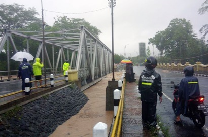 11 Orang Tewas dan 5 Orang Tenggelam Akibat Banjir Disertai Longsor, Pacitan Jadi Trending Topik