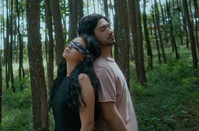 Dicintai Dion Wiyoko, Ayushita Pilih Reza Rahadian di Trailer 'The Gift'?