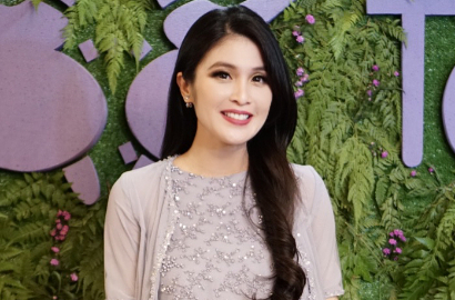 Hamil Tua, Celana Sandra Dewi Sampai Robek