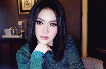 Biasa Branded dan Mahal, Syahrini Bikin Syok Pakai Sweater Harganya Cuma Segini