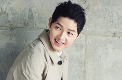 Jelang MAMA Hong Kong, Joong Ki Sapa Fans Pose Ganteng di Foto Ini