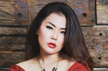 Sempat Digosipkan Pacari Saiful Jamil, Netter Lega Chef Aiko Dilamar Pria Tampan Ini