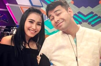 Kepergok Pegang Tangan Raffi Ahmad di Bandara, Ayu Ting Ting Tuai Pro Kontra