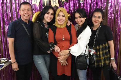 Ayu Ting Ting Dicap Pelakor, Ayah Rozak dan Umi Kalsum Balik Kasari Haters