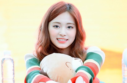 Dinilai Tak Cocok Pakai Gaun Ini, Tzuyu Malah Dipuji Secantik Yoona