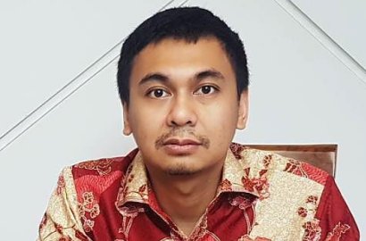Dikabarkan Akan Melamar Pacar, Raditya Beri Klarifikasi Kocak