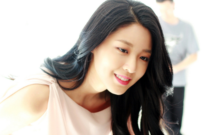 Sibuk Syuting Film 'Ansi Fortress', Senangnya Seolhyun Pamer Dukungan Fans